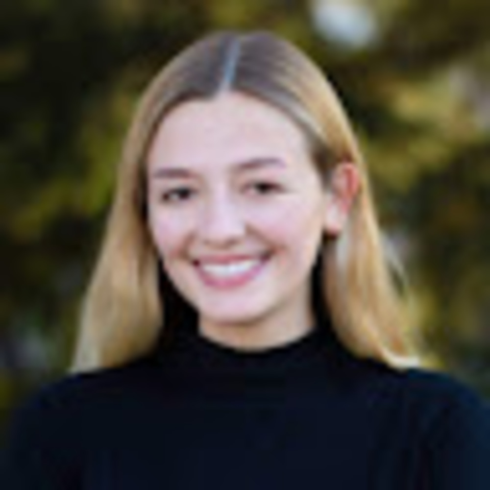 Meet your Posher, Alyssa